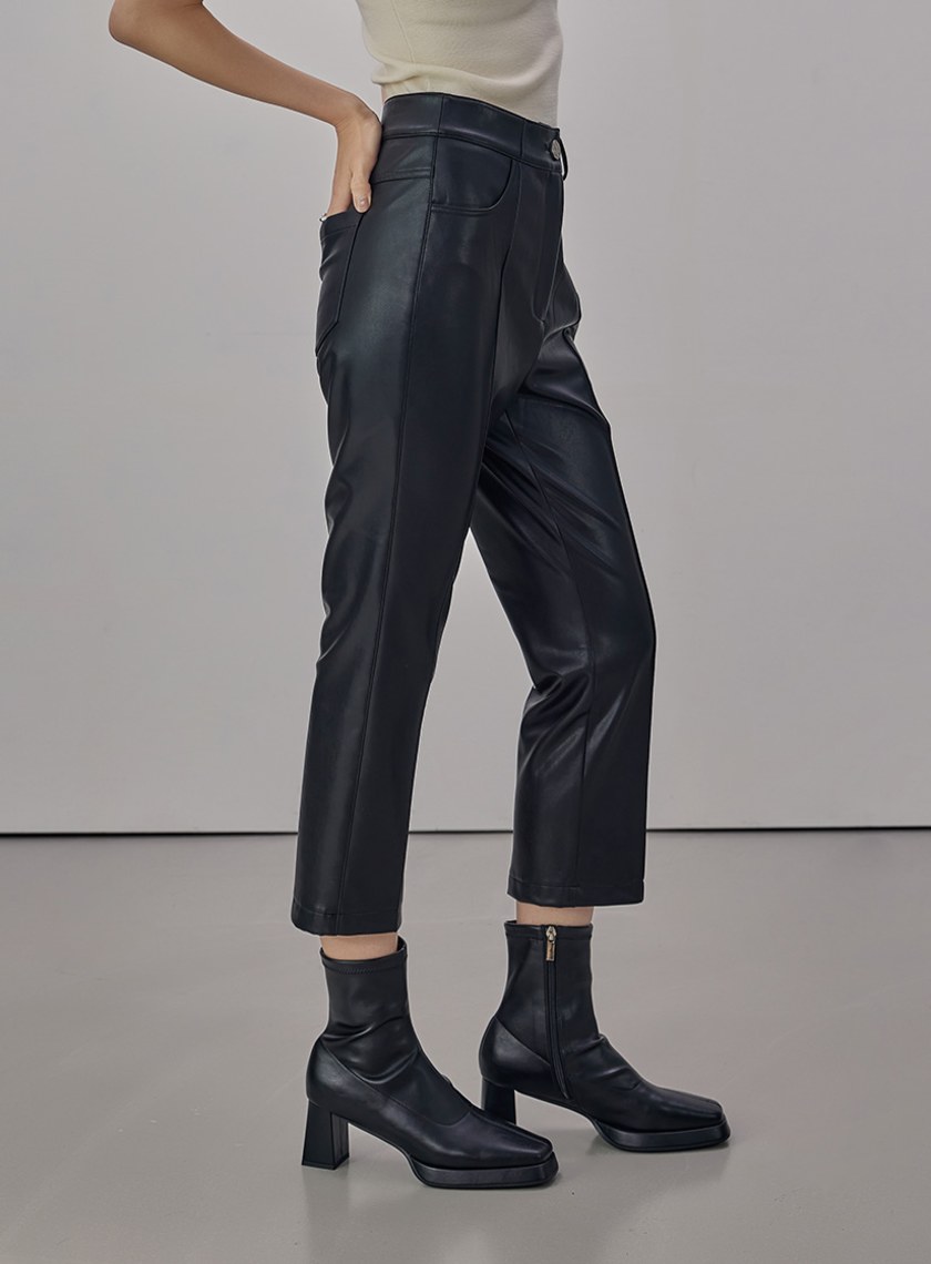 俐落皮革九分喇叭褲